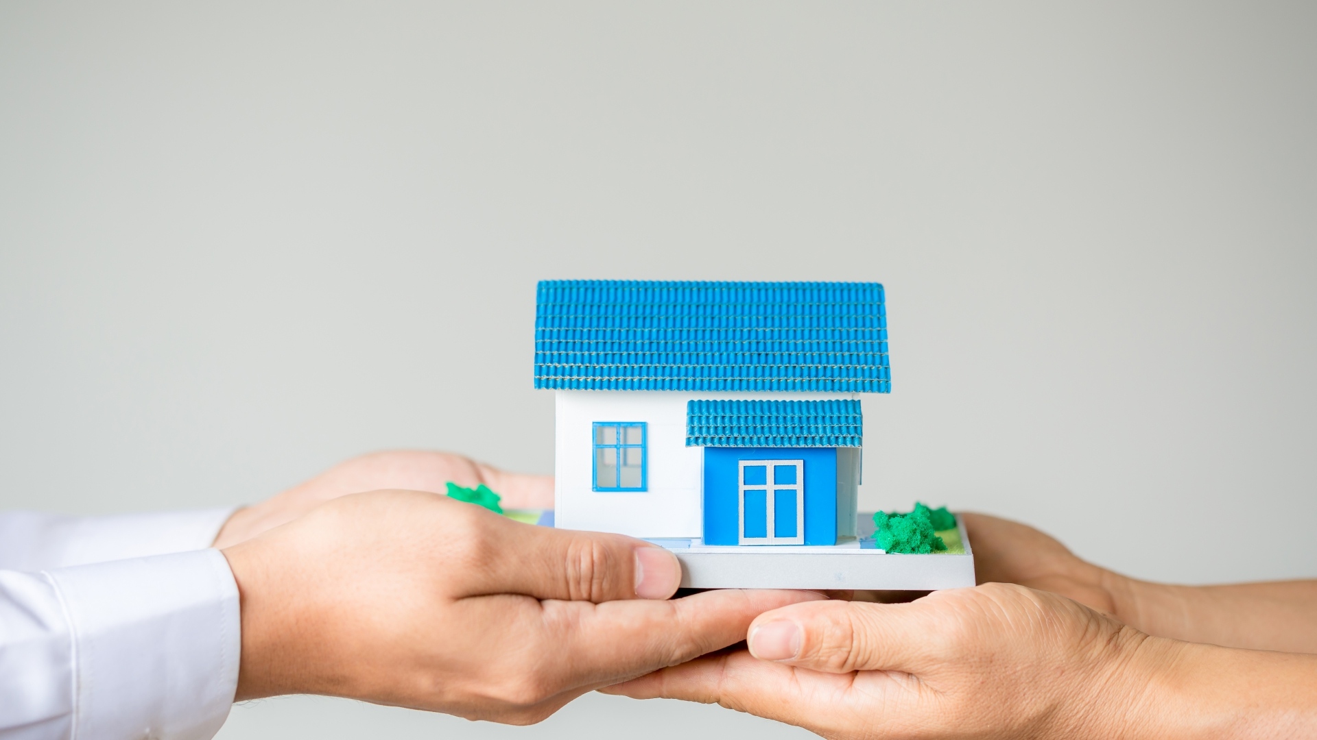 BÀI TOÁN CÂN NÃO, NHÀ ĐẦU TƯ NÊN VAY TIỀN 