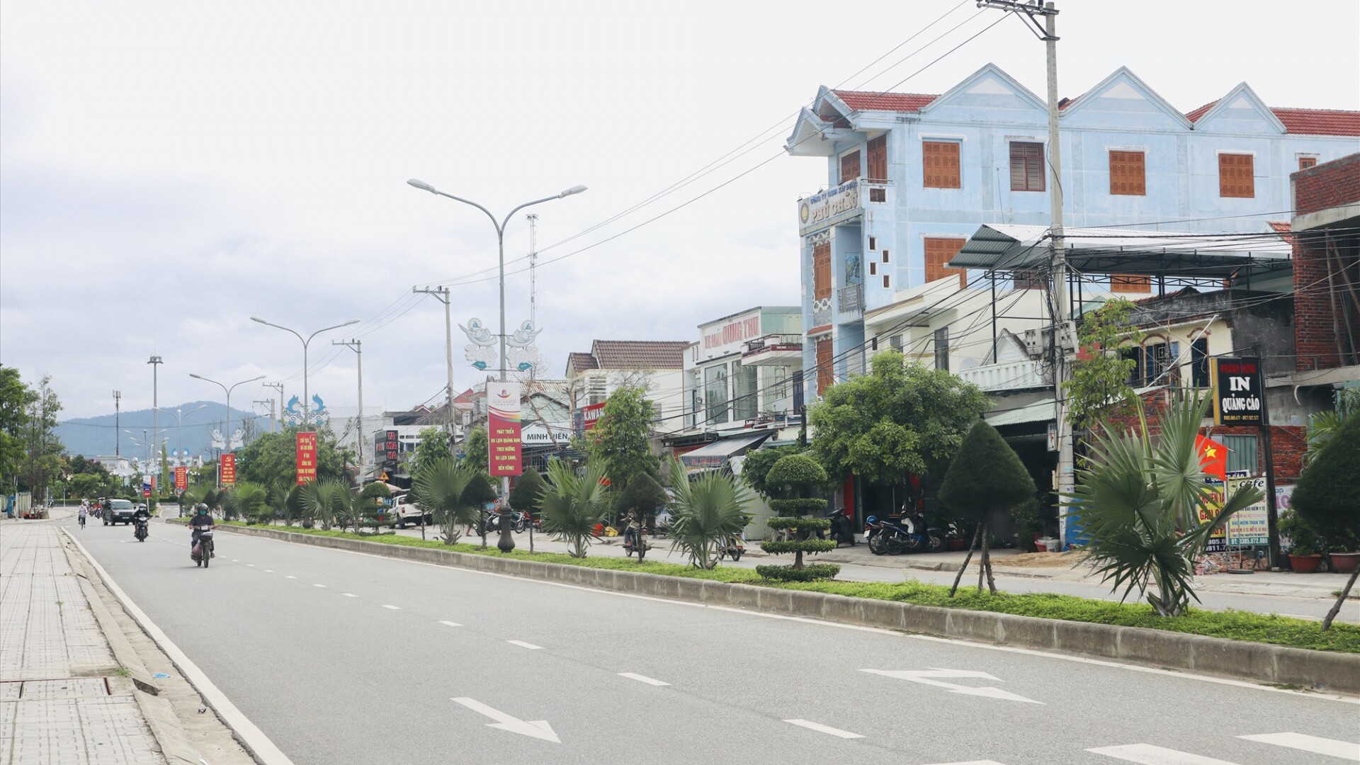 Huyện có hai thị trấn