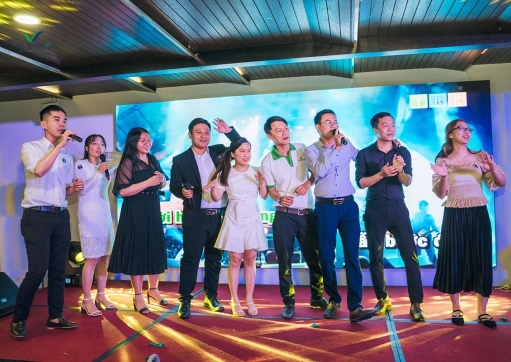 YEAR END PARTY FUNI BAMBOO 