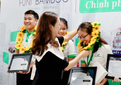 TRAO THƯỞNG CÁC CHIẾN BINH XUẤT SẮC DỰ ÁN PHỐ CHỢ KHÂM ĐỨC 