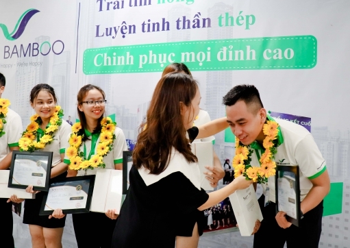 TRAO THƯỞNG CÁC CHIẾN BINH XUẤT SẮC DỰ ÁN PHỐ CHỢ KHÂM ĐỨC 
