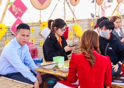 SỰ KIỆN : PHIÊN CHỢ NGÀY XUÂN MỪNG ĐÔ THỊ MỚI 