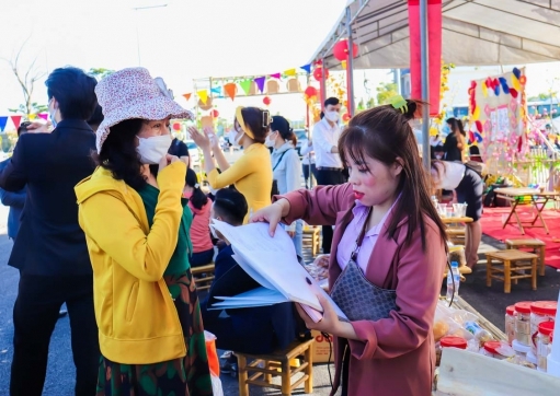 SỰ KIỆN : PHIÊN CHỢ NGÀY XUÂN MỪNG ĐÔ THỊ MỚI 