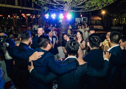 GALA SỰ KIỆN BEYOND TOGETHER 