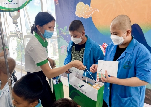 ĐEM YÊU THƯƠNG GỬI ĐẾN CÁC BÉ TẠI BỆNH VIỆN UNG BƯỚU ĐÀ NẴNG 